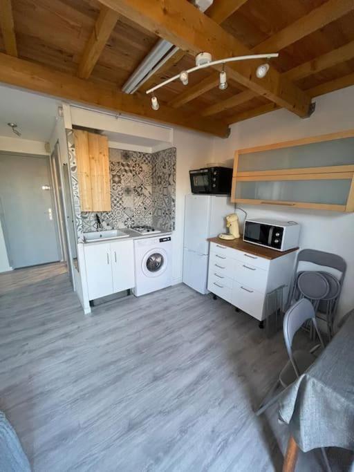 6 Personnes 200m De La ,draps Et Serviettes Non Fournies Apartment *